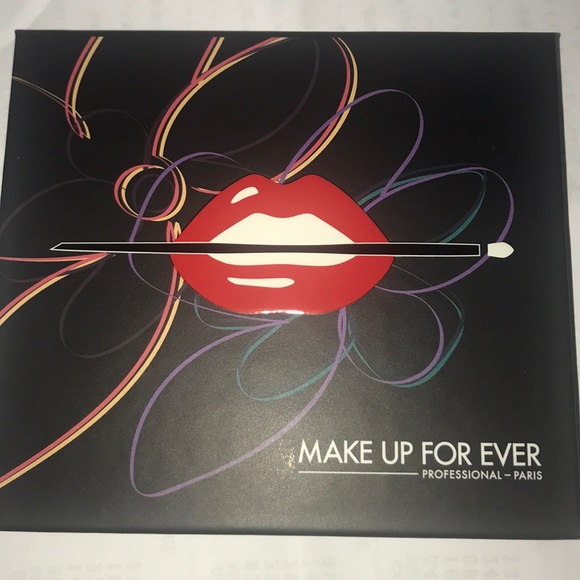 Make Up Forever Artist Shadows - Picture 3 of 3